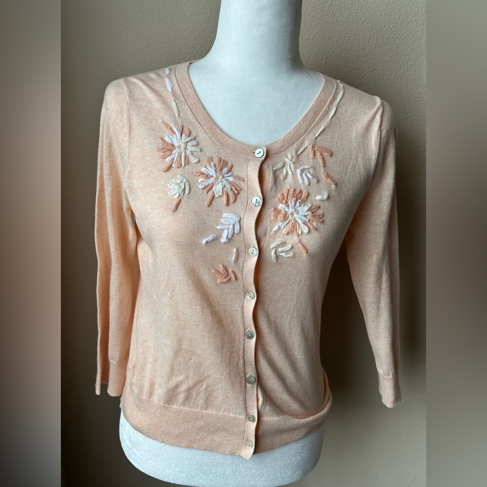 Banana republic size small embroidered cardigan peach​​​